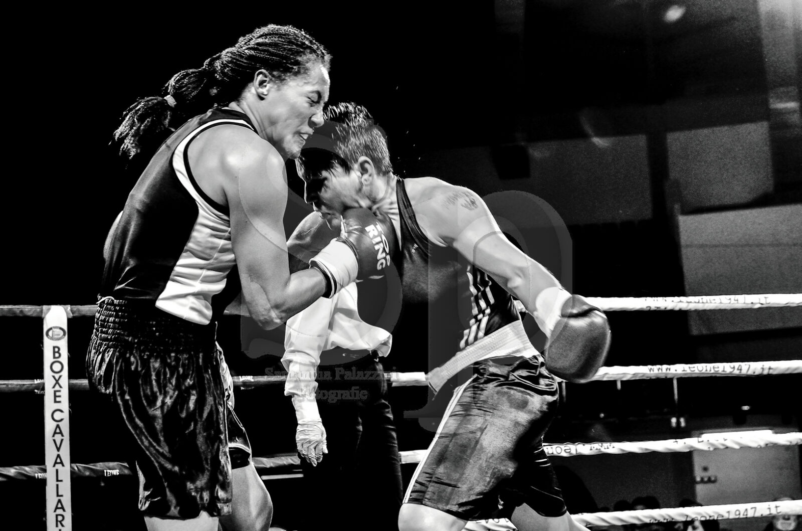 nella foto boxe femminile