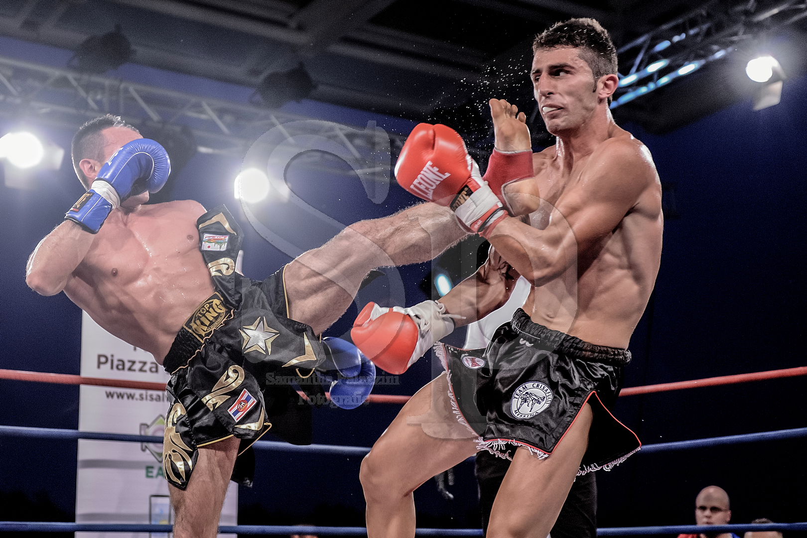 nella foto sport da combattimento muay thai, kickboxing