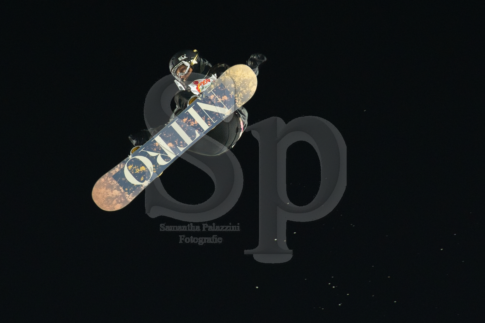 nella foto salti con snowboard- Big Air and the city