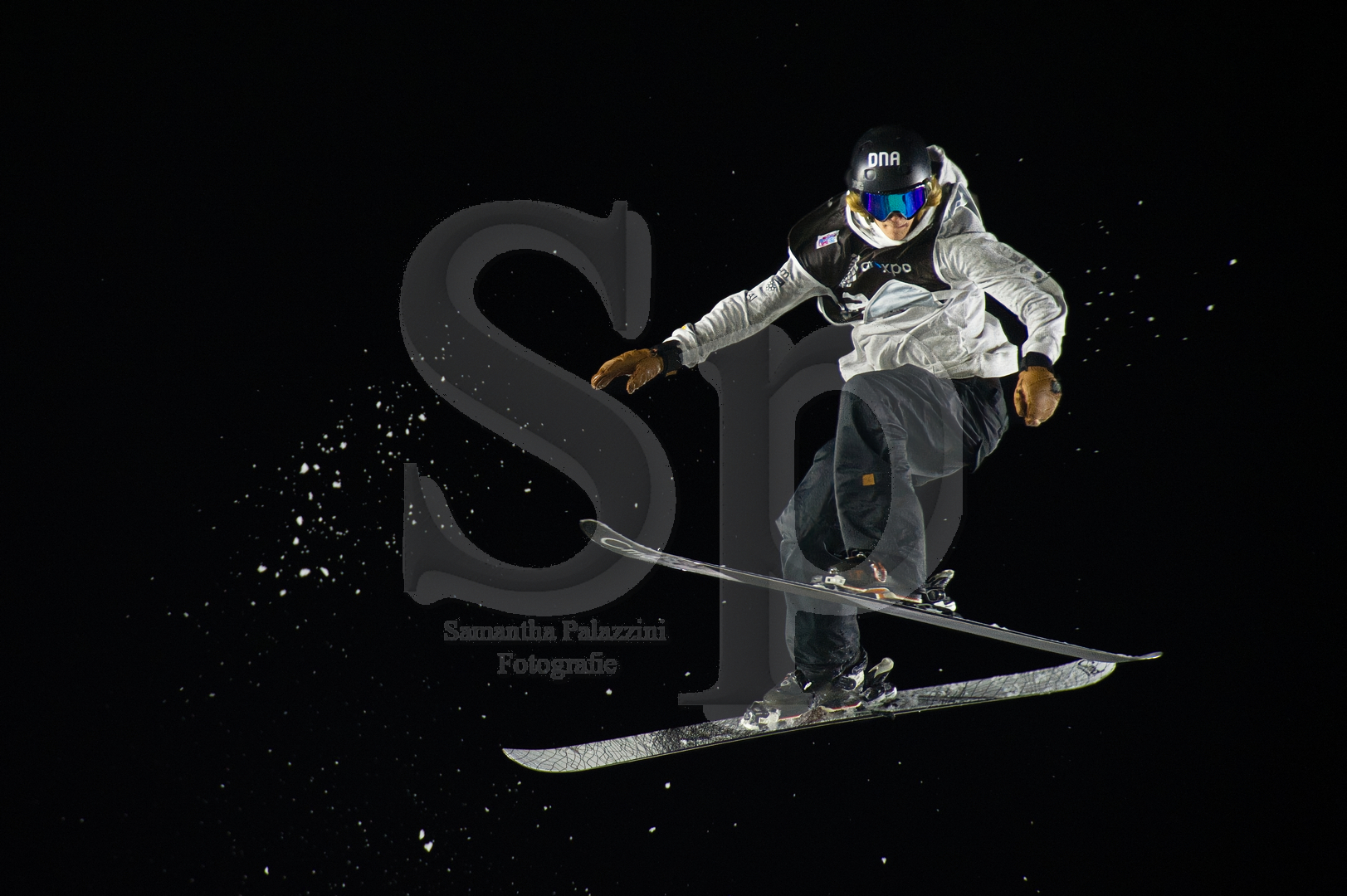 nella foto salti con gli sci - Big Air and the city