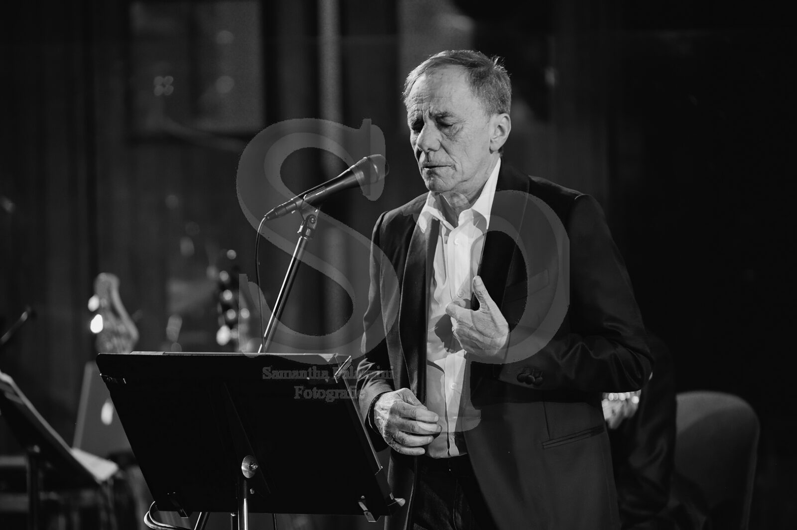 nella foto Vecchioni