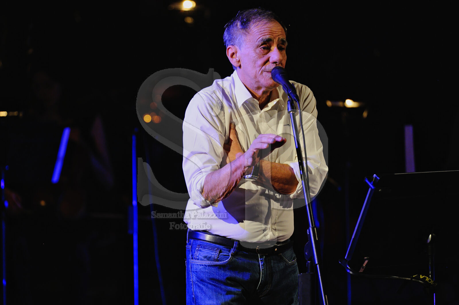 nella foto Vecchioni