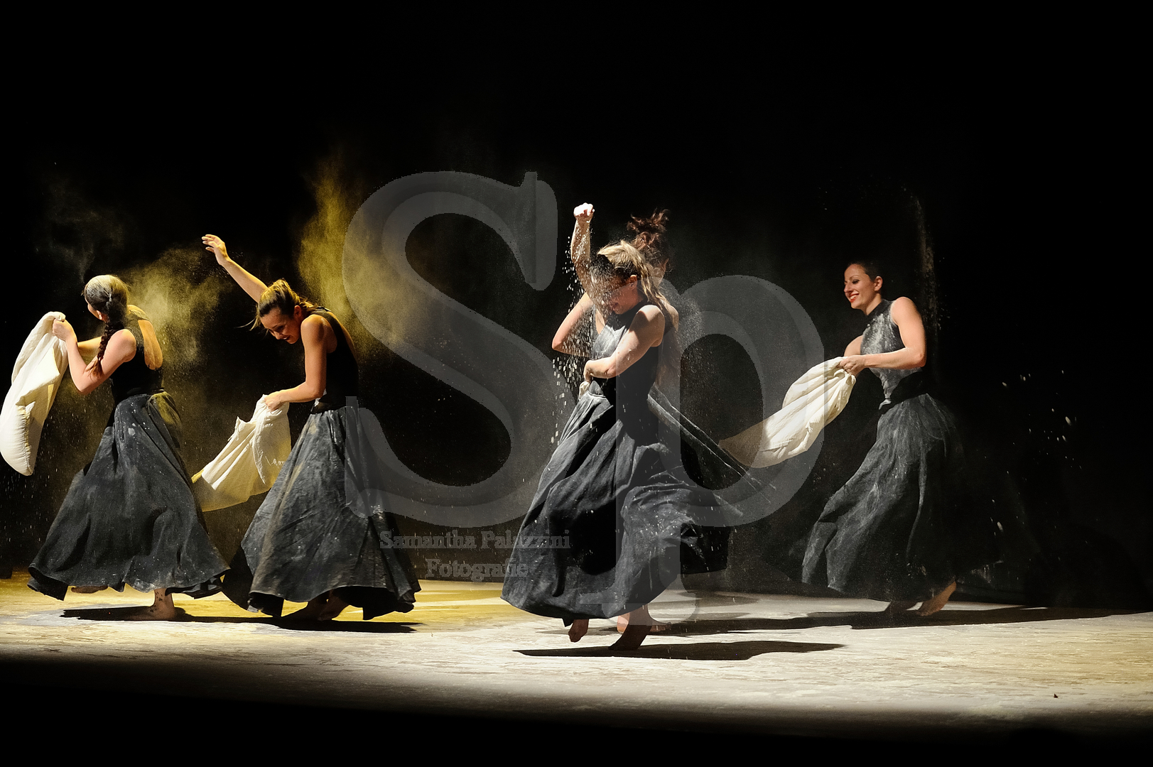 nella foto spettacolo teatrale